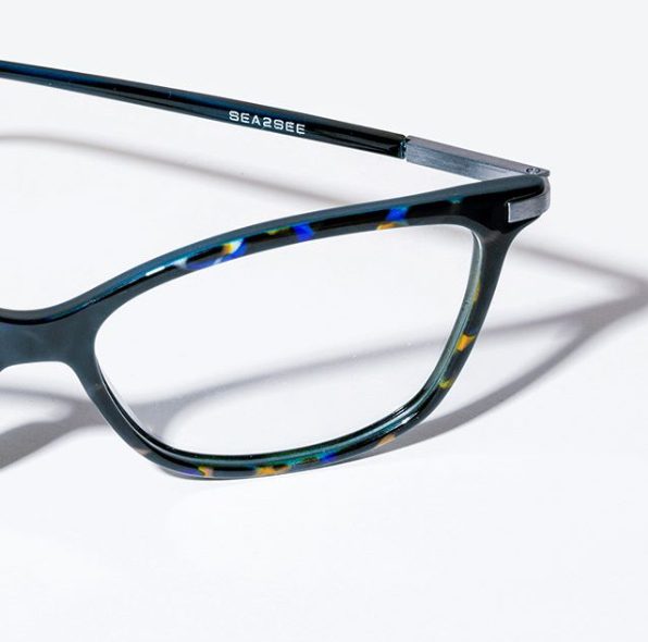 Fashionable glasses made of turned plastic
